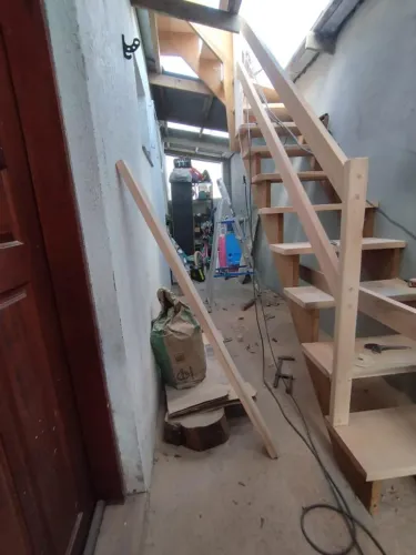 Vendo escada de madeira 3x1,5m