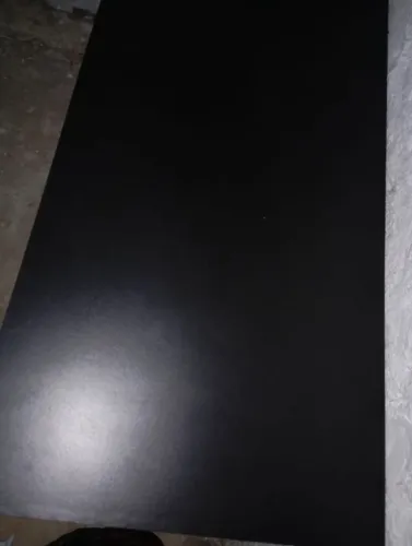 Mesa Preta de madeira retangular - 60X1,20