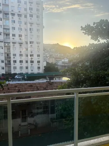 ALUGO UM LINDO APARTAMENTO EM SÃO CRISTÓVÃO!