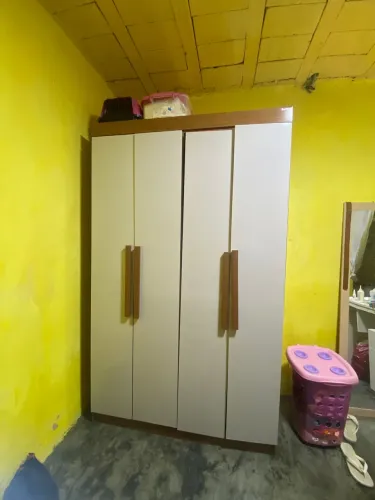 Guarda roupas de quatro portas