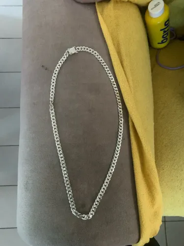 Corrente de prata com atacador