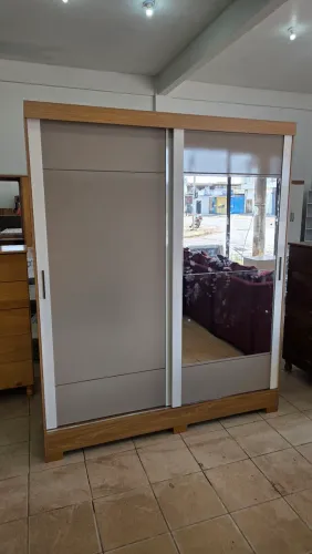 Guarda roupa de casal nova