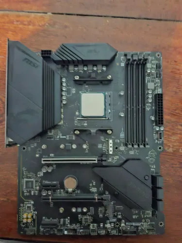 MSI MPG B550 Gaming Plus + Ryzen 7 5700G