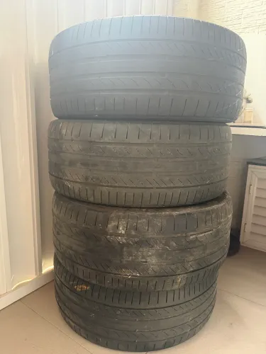 Pneus 255/45 R19