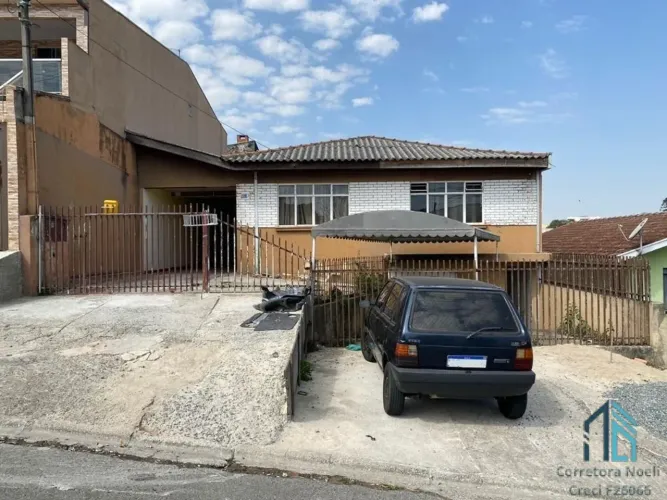 (PERMUTA) Casa térrea, 03 quartos c/suíte, parte podendo ser utilizado como Barracão, no C