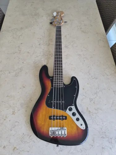 Baixo Squier Jazz Bass