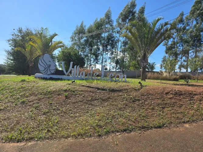 Terreno para venda com 300 m² em Residencial Villa de León, Piratininga - SP