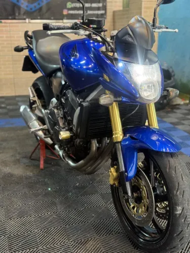 Hornet muito nova