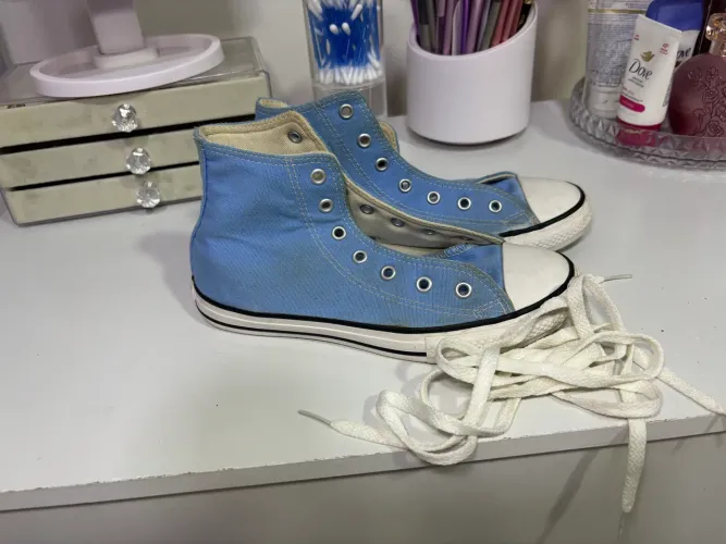 Tênis All Star azul claro