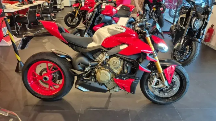 DUCATI STREETFIGHTER V4 S 1103 CC 208 CV