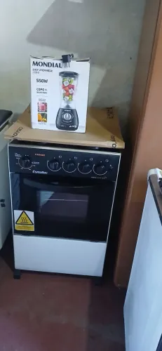 Vendo um fogão esmaltec novo elétrico no preço assecivo 