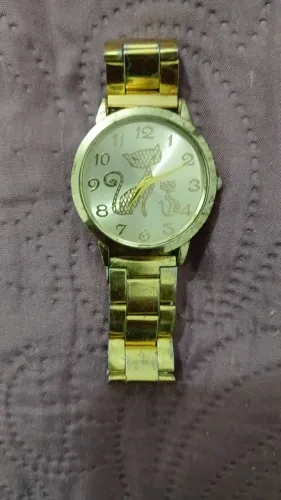 Relógio de Pulso Feminino Dourado com Estampa de Gato Usado - Bateria Nova