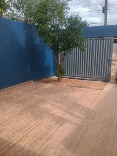 CASA COM DOIS QUARTOS REFORMADA