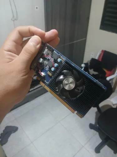 Placa de vídeo amd r5 230 1gb