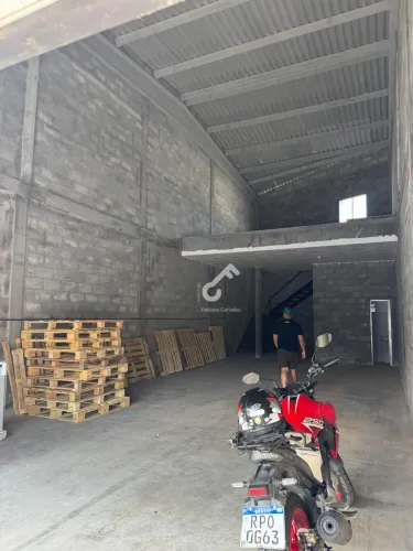RECREIO DE IPITANGA/Caji, Lauro de Freitas. Galpão com 112m² de área com mezanino, sanitár