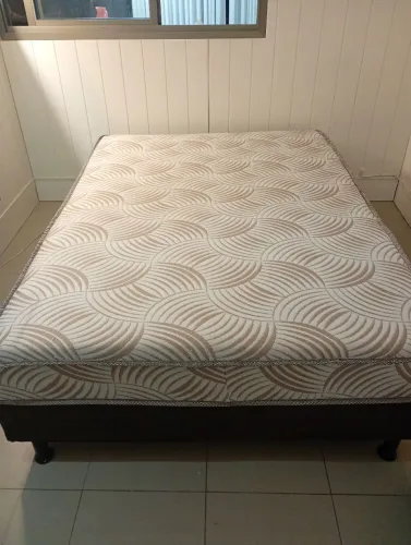 Vendo cama box casal em perfeito uso