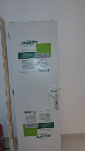 Porta completa com batente