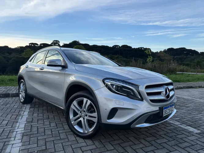 Mercedes-Benz GLA 200 Adv. 1.6/1.6 TB 16V Flex Aut. 2017