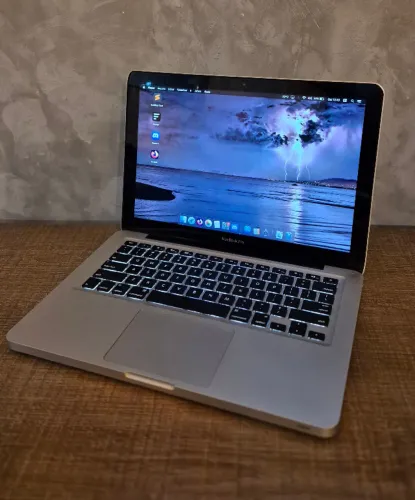 MacBook Pro Mid 2012 | Core i5 2.5GHz, 12GB RAM, 240GB SSD + Caddy | Completo