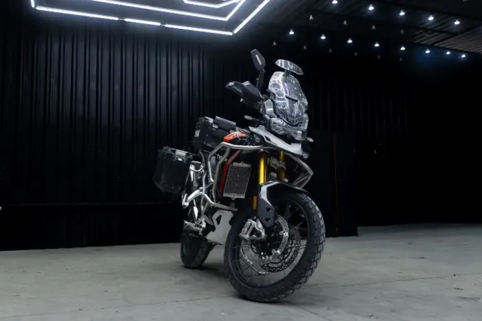 Triumph Tiger 900 Rally Pro - Model 2024 / 2024 - Mais de R$ 36 mil em acessórios
