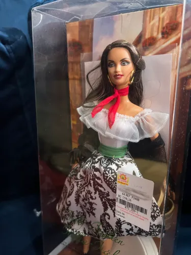  Barbie Dolls of the World: Italy
