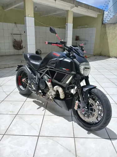 Ducati Diavel Dark edition