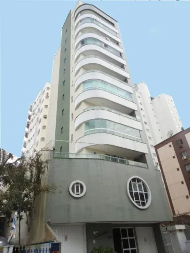 1 Suíte + 1 dormitório, sacada com churrasqueira, próximo a Igreja Matriz e Camelódromo