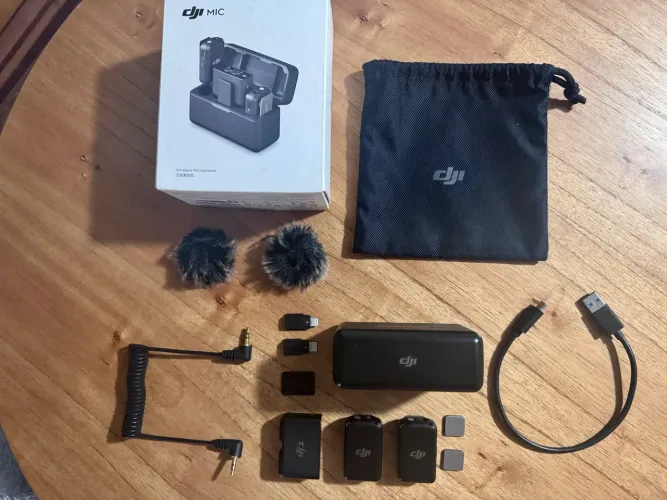 DJI Mic - 2TX 1 RX - 2 microfones wireless com case - USB C e lightning (iPhone)