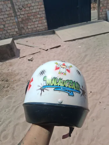 Capacete usado perfeito