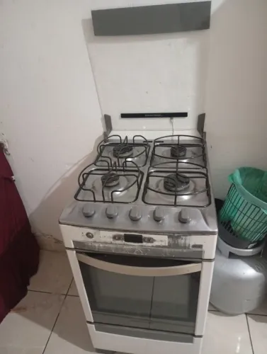 Vende-se fogão usado só não funciona o forno