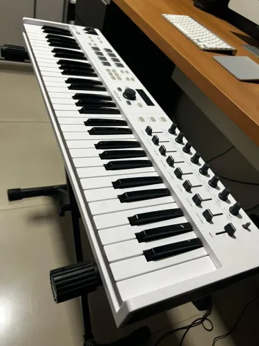 Teclado Controlador Arturia 61