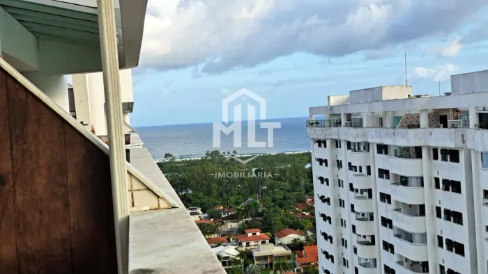 Cobertura duplex de 2 quartos, Condomínio Red Bali, com vista do mar e para a mata e infra