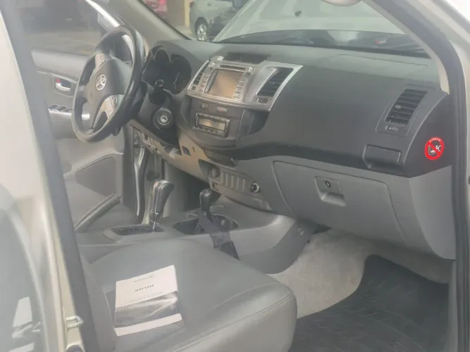 Toyota Hilux CD SRV D4-d 4X4 3.0 TDI Diesel AUT 2015