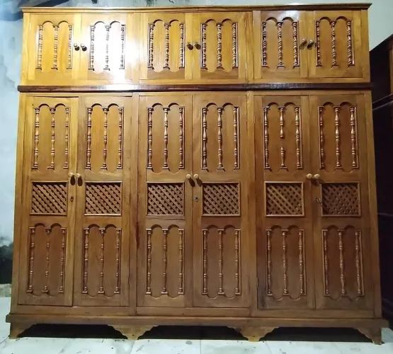 Guarda roupa de Madeira