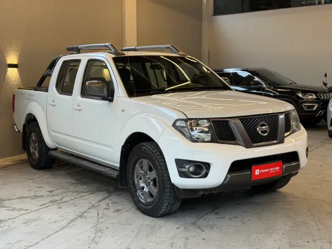 Nissan Frontier SV AT. CD 4X4 2.5 TB Dies. Aut. 2015