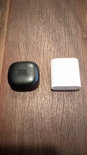 Kit 2 Fones de Ouvidos (JBL Wave 300TWS e Xiaomi Mi True Wireless Earphones 2) Semi Novos