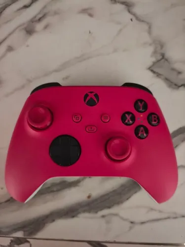 Controle Xbox Series X|S na cor Deep Pink