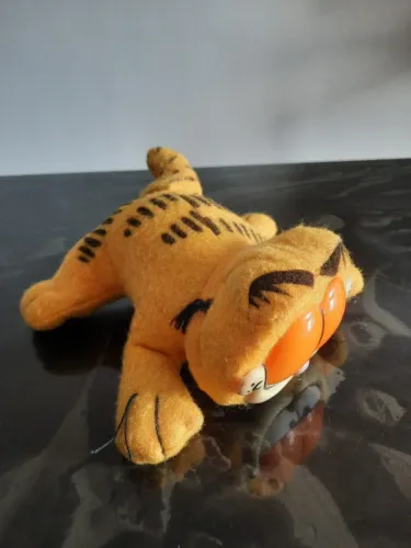 Boneco de pelúcia do Garfield