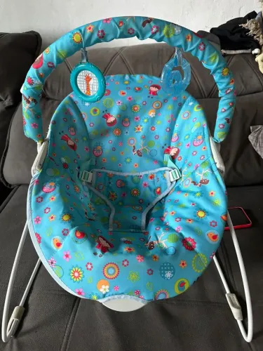 Cadeira vibratória infantil 