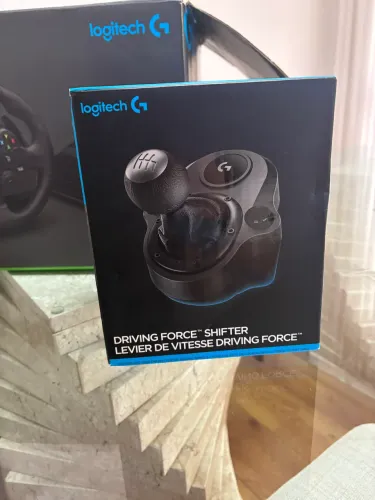 Câmbio Logitech G Driving Force para G29 e G920 - PS4, Xbox One e PC