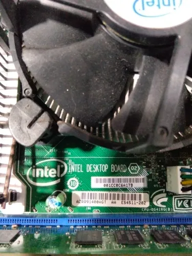 KIT PLACA MAE PROC PENTIUM  E 4 GBRAM 