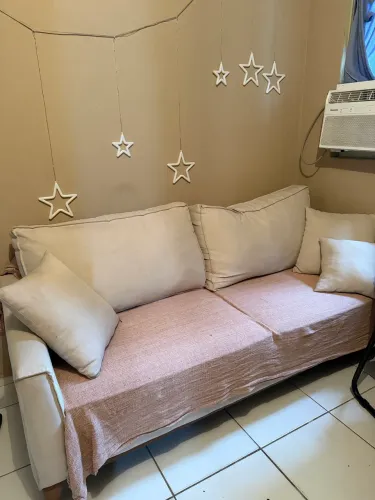 Sofá, armário e cama 