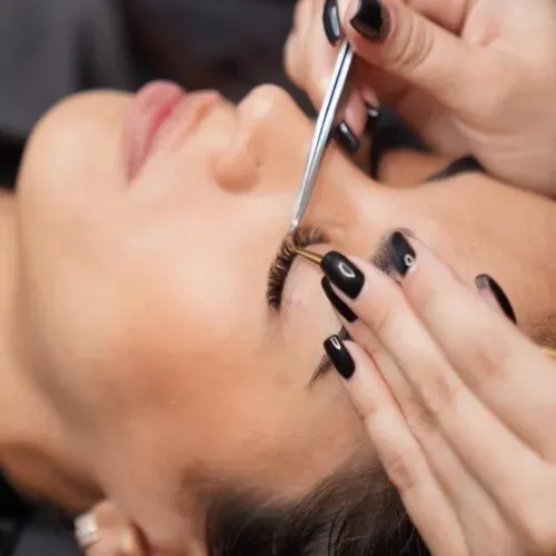 VAGA PARA LASH DESIGNER - HORTOLÂNDIA/SP