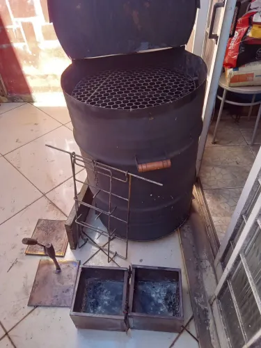 Churrasqueira de tambor usado