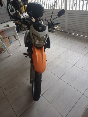 Moto único dono usada apenas para deslocamento para o trabalho