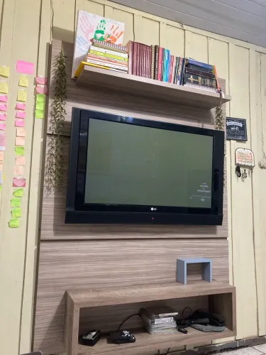 Vendo Painel para Tv em perfeito estado