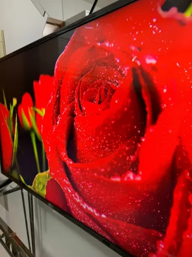 Smart tv LG 50 polegadas imagem impecável. Gigante.