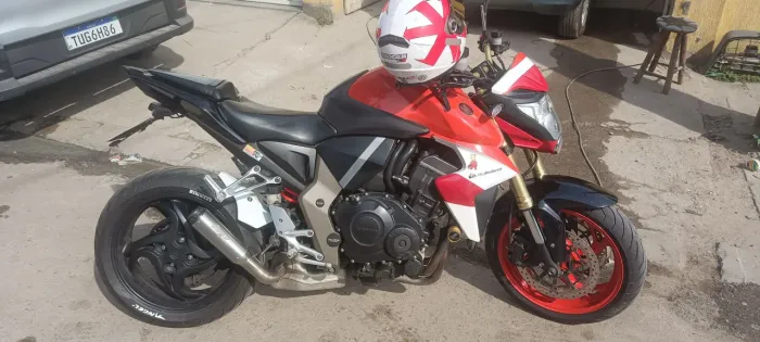 Cb1000R