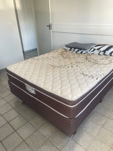 Cama box casal conservada e confortável <br>R$500<br><br>Retirada no aeroclube/manaira