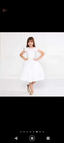 Vestido godê branco festa infantil com cinto perolado.